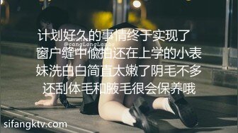 年轻的身体就是柔软，橱柜上躺着被日