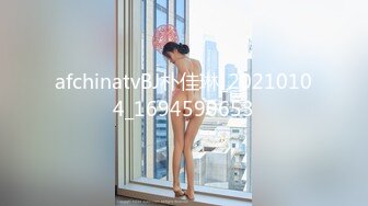 年轻时只想透批看得更清楚女人的逼，扩阴器超清晰观看女人的阴道组成！