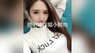 大奶子小少妇风骚少妇逼逼已经淫水泛滥，被大哥疯狂蹂躏，深喉大鸡巴无套抽插，自己滴蜡按摩棒玩骚穴真刺激