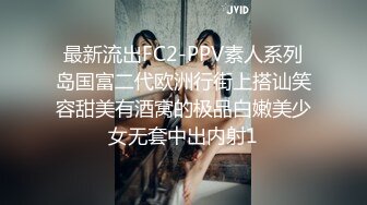 勾魂小少妇全程露脸双女姐妹花轮流草大哥啊真是，身材不错一块玩弄大哥的鸡巴淫声荡语轮流上位抽插真刺激