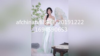 【OnlyFans】逃亡JJ爱KK，狂干群P，大型淫乱场面，两人真实夫妻，女的身材超级棒，群p的场面太过震撼 120