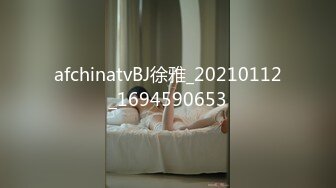 国内罕见的女同性恋美女做爱自拍流出，躺着的那位是受吧 长得挺漂亮，她被女朋友挑逗 用手狂扣逼至高潮 身体颤抖