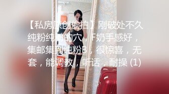 爆乳极品妹子，全程露脸诱惑狼友发骚，艳舞诱惑揉奶玩逼，性感的无毛白虎，坐在马桶上道具自慰，浪叫呻吟